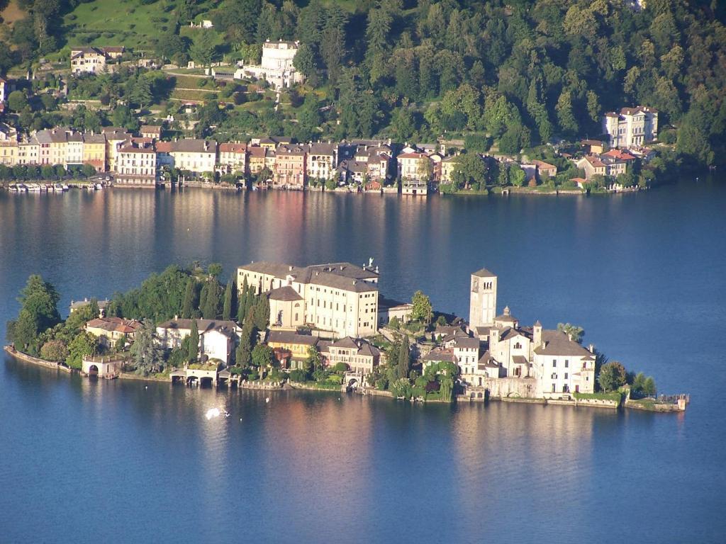 Hotel Panoramico Lago D'Orta (Adults Only) Madonna Del Sasso Kültér fotó