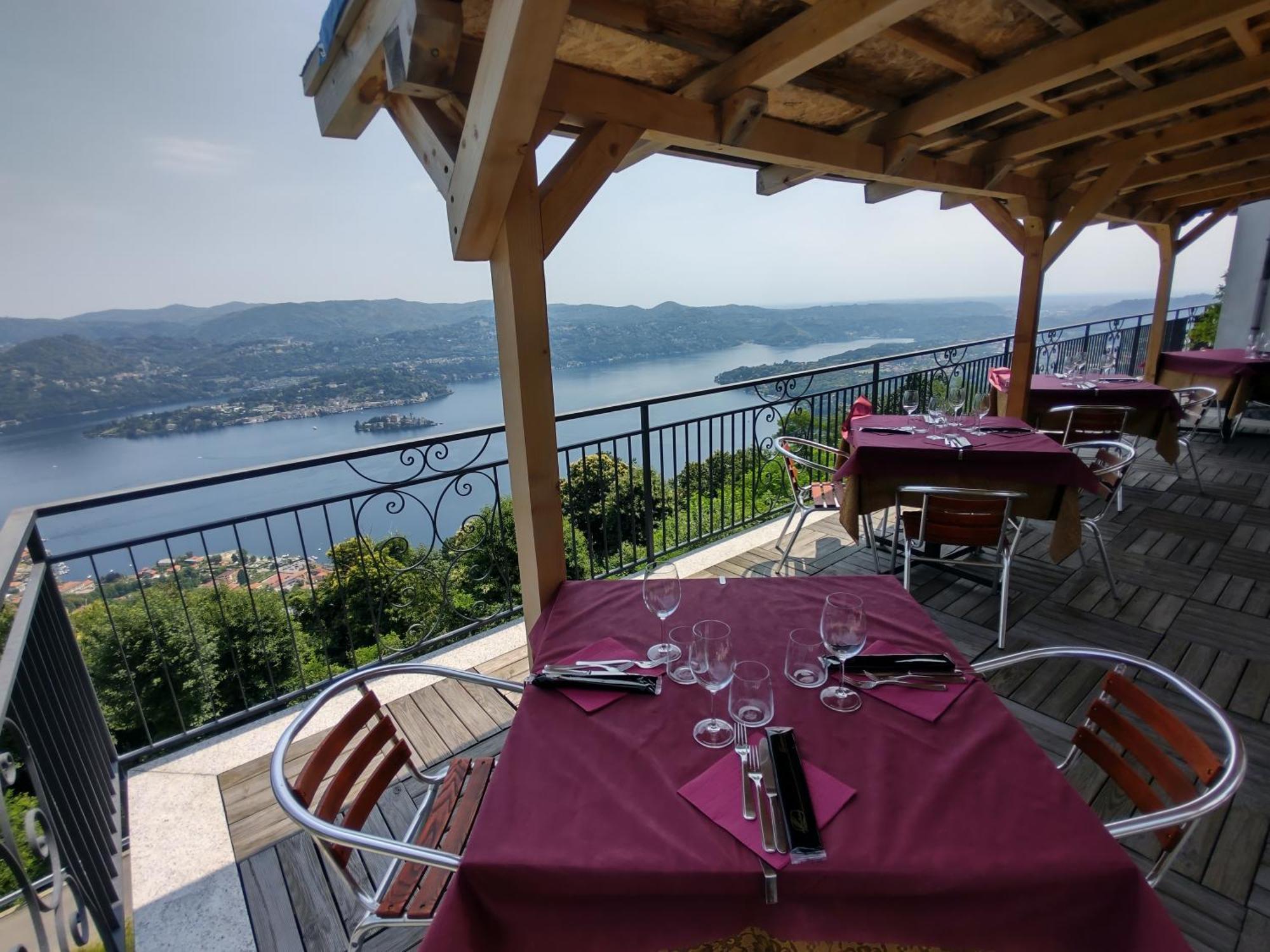 Hotel Panoramico Lago D'Orta (Adults Only) Madonna Del Sasso Kültér fotó