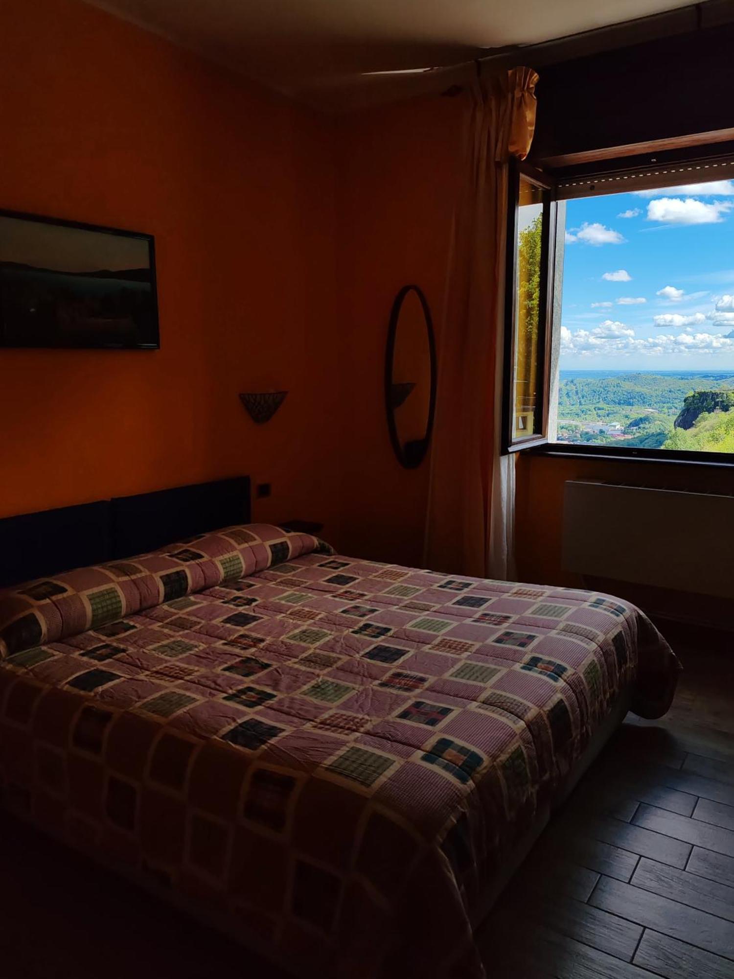 Hotel Panoramico Lago D'Orta (Adults Only) Madonna Del Sasso Kültér fotó