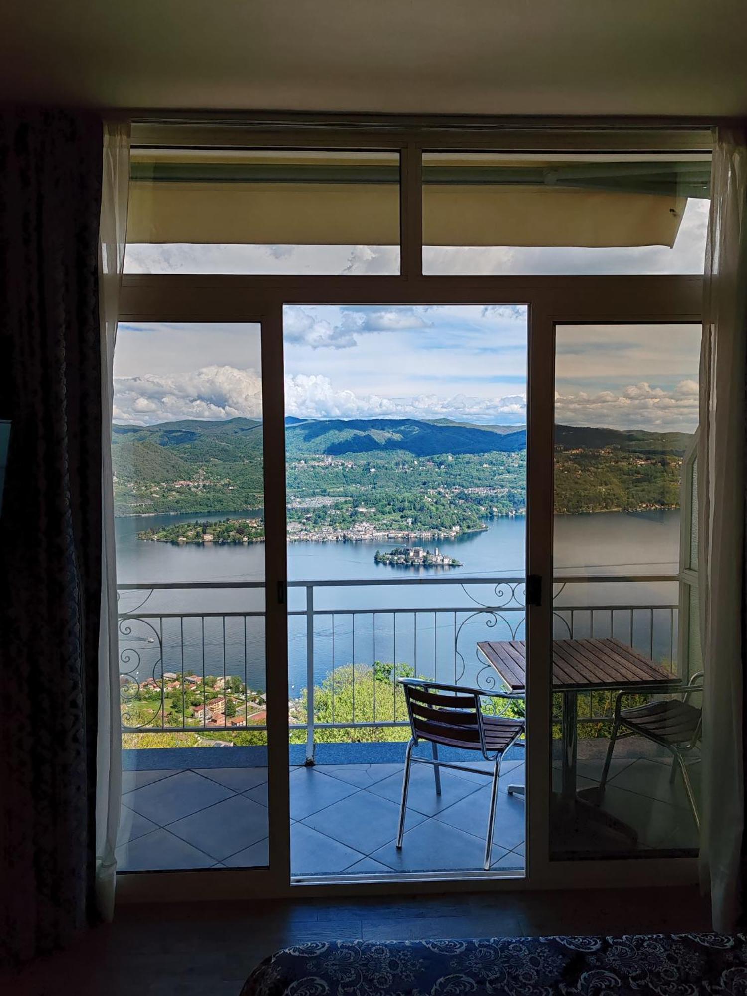 Hotel Panoramico Lago D'Orta (Adults Only) Madonna Del Sasso Kültér fotó