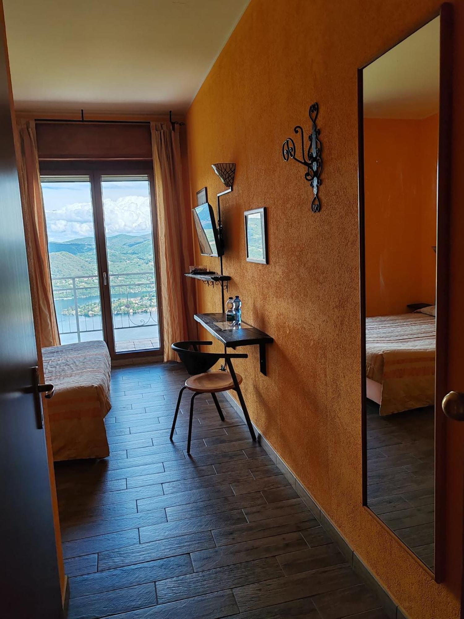 Hotel Panoramico Lago D'Orta (Adults Only) Madonna Del Sasso Kültér fotó