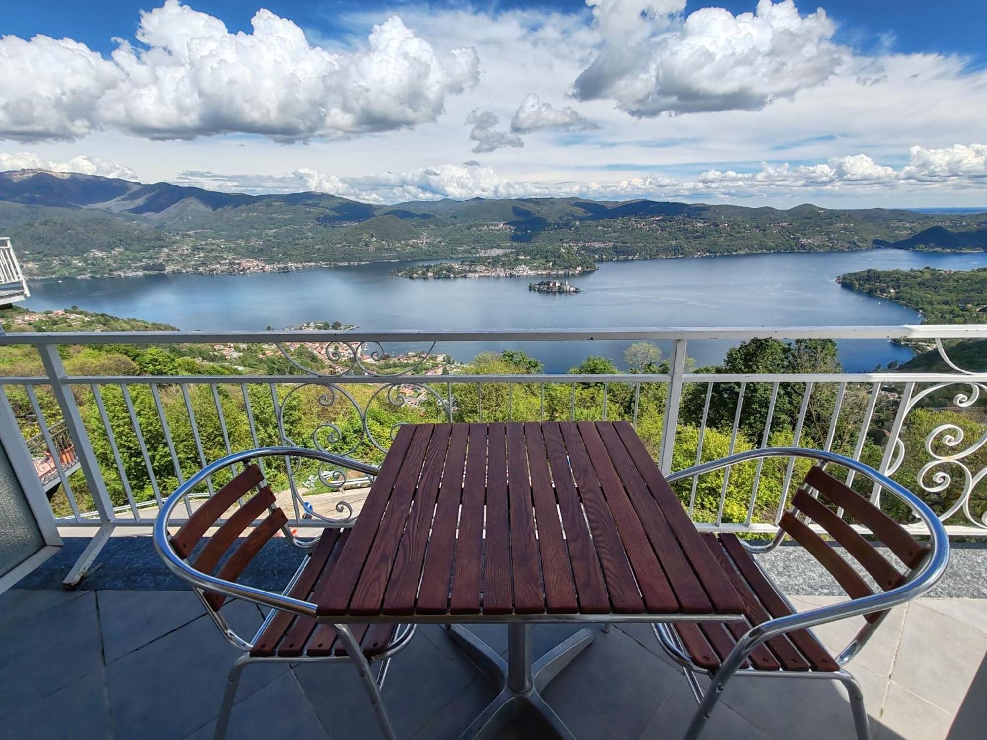 Hotel Panoramico Lago D'Orta (Adults Only) Madonna Del Sasso Kültér fotó
