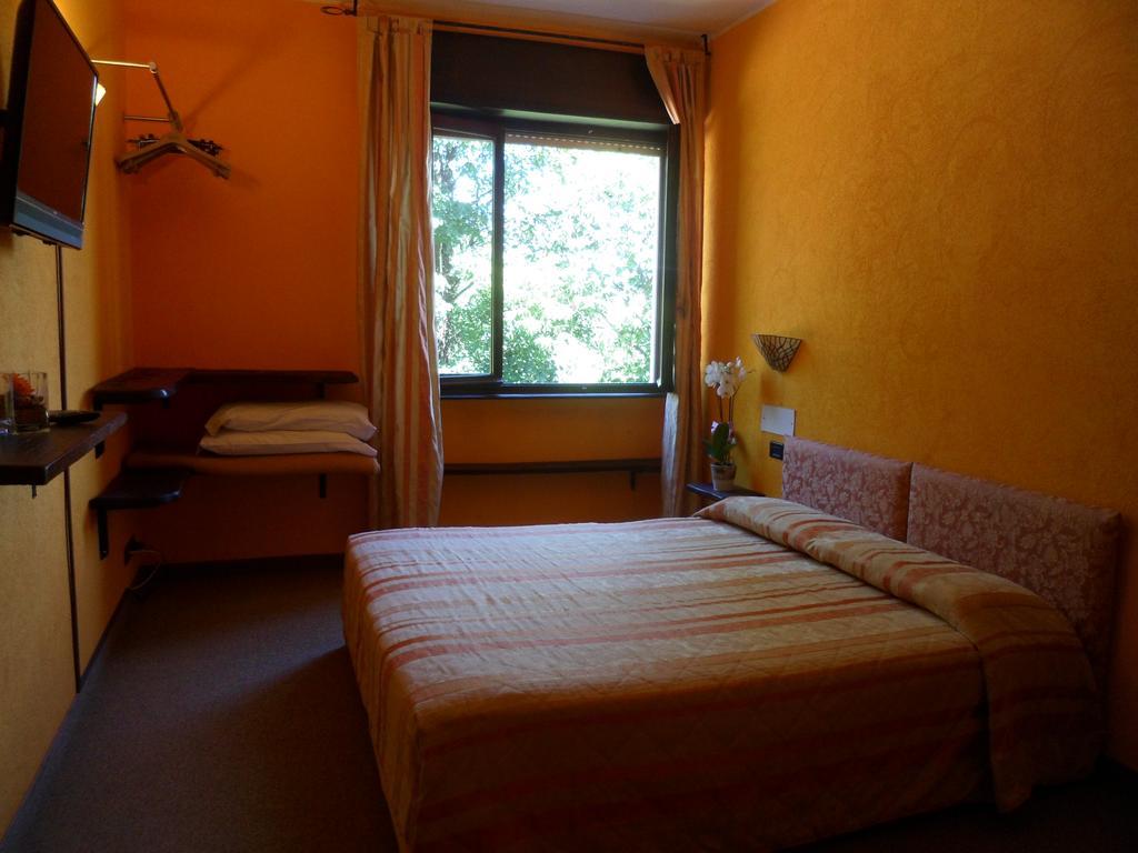 Hotel Panoramico Lago D'Orta (Adults Only) Madonna Del Sasso Kültér fotó