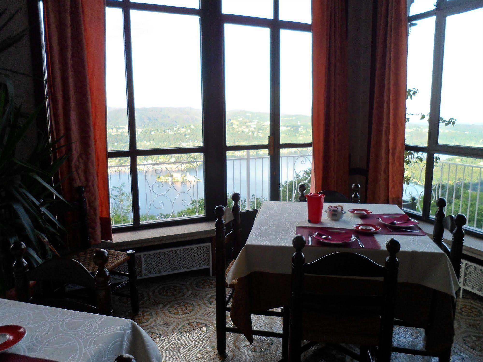 Hotel Panoramico Lago D'Orta (Adults Only) Madonna Del Sasso Kültér fotó